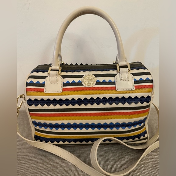Tory Burch Handbags - Tory Burch Robinson Zigzag Middy Satchel with Crossbody strap EUC